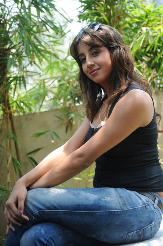 Actress Sanjana Latest Photos hot photos