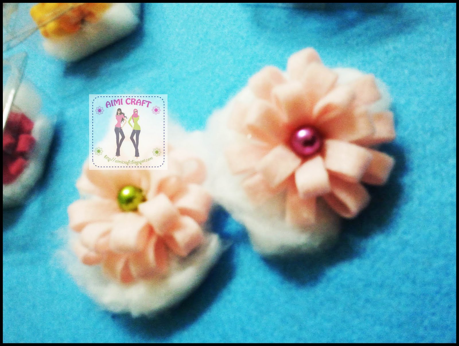 Pin Tudung Bunga