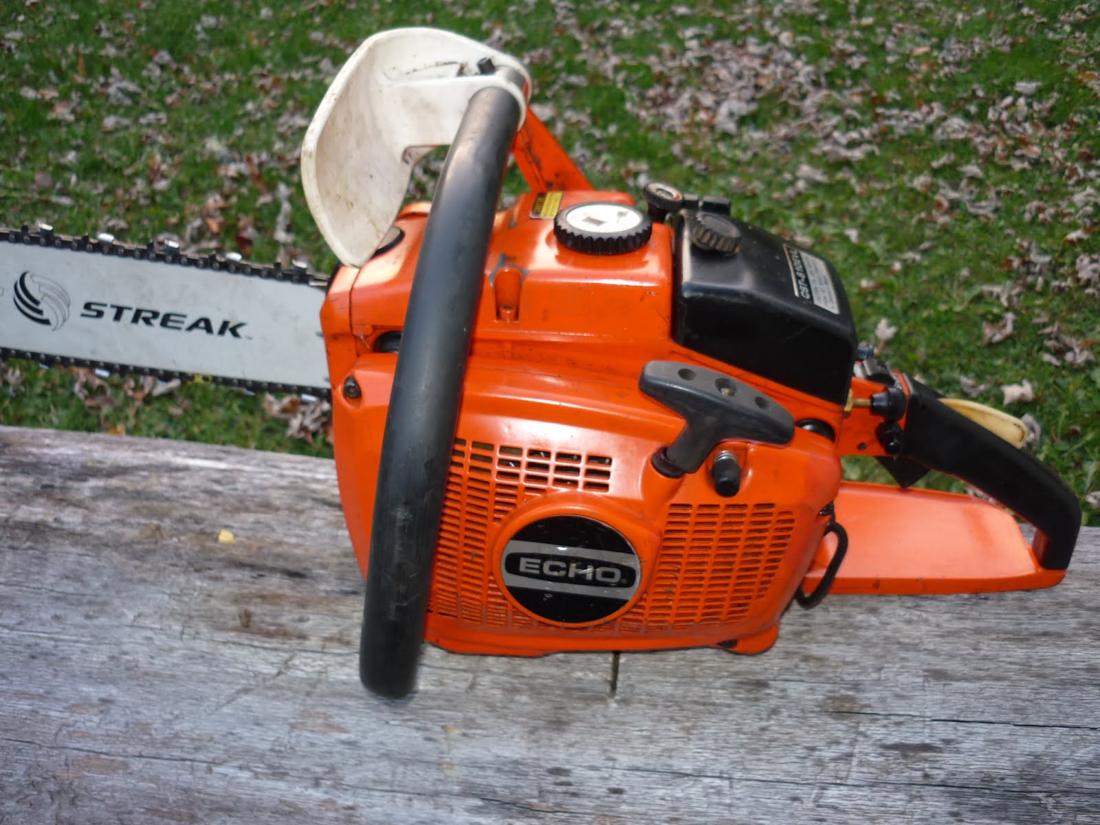 VINTAGE CHAINSAW COLLECTION ECHO CST 610 EVL (LATER AND EARLY MODELS).