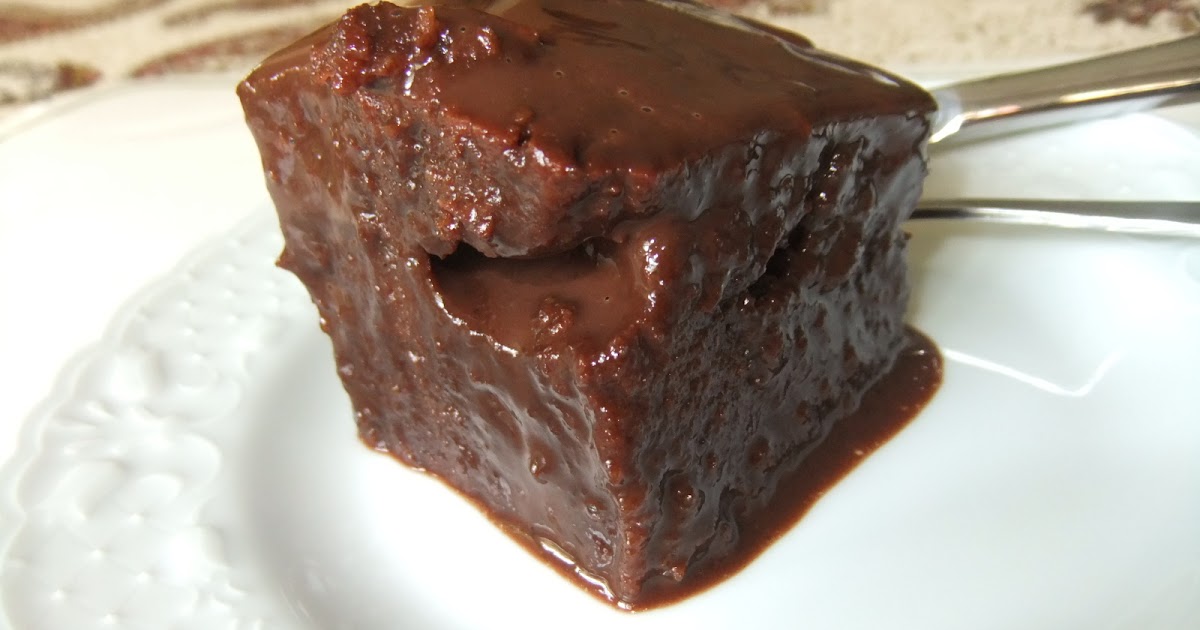 BEYAZ ÇAY ÇİKOLATALI ISLAK KEK