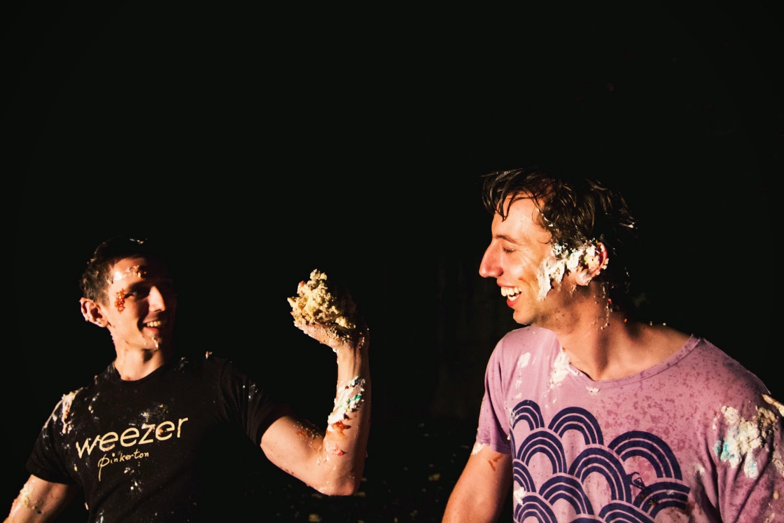 Sweet and Sarcastic CAKE FIGHT!