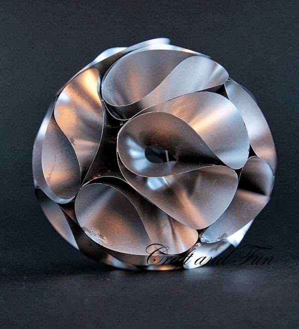 How to Recycle Recycled Christmas Ball Ornaments