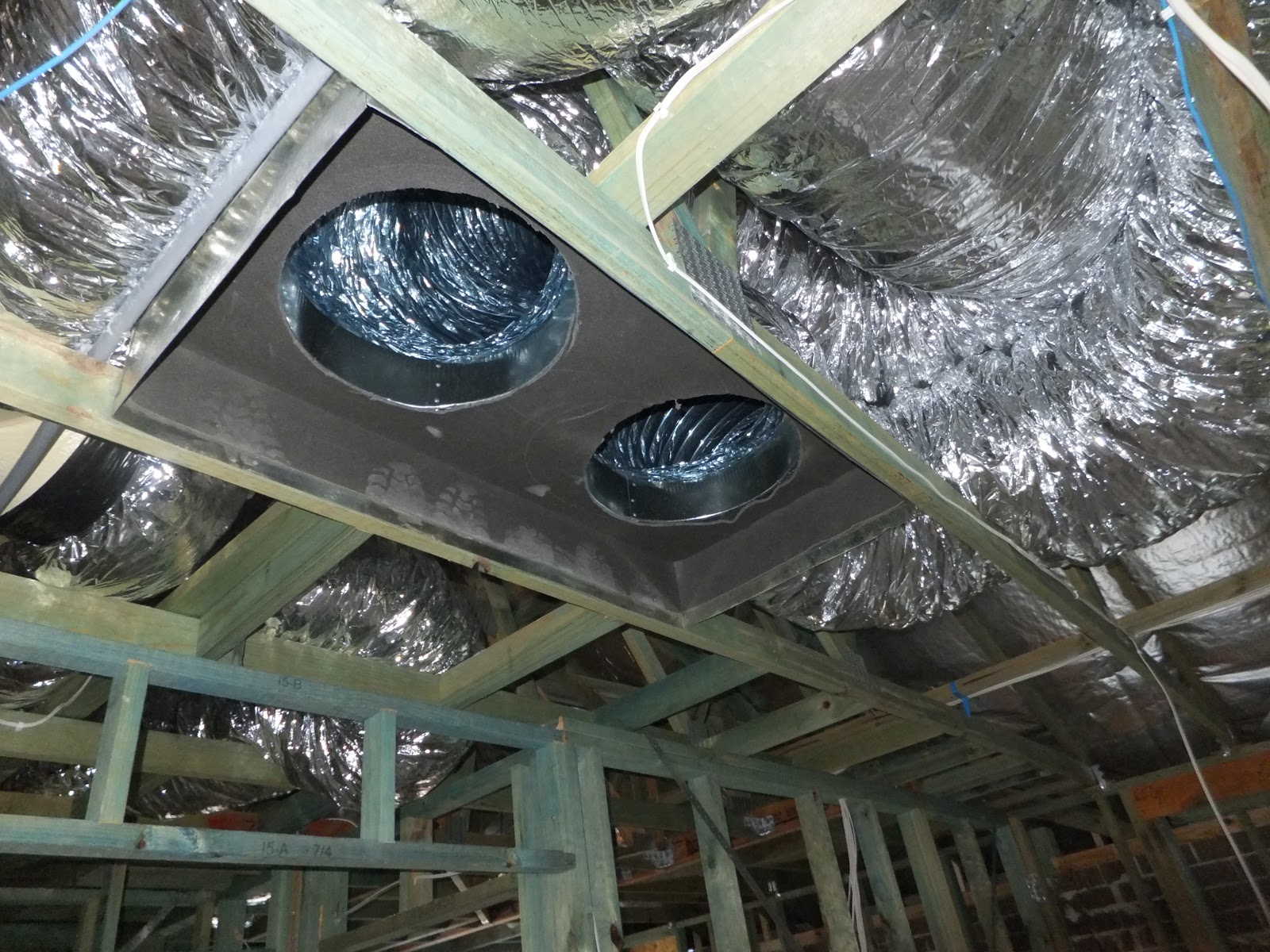 Our Home the Majestic 40 Aircon ducting & electrical wiring