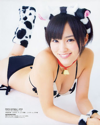 AKB48 x Cover Majalah Playboy Mingguan 2012 Sayaka+Yamamoto