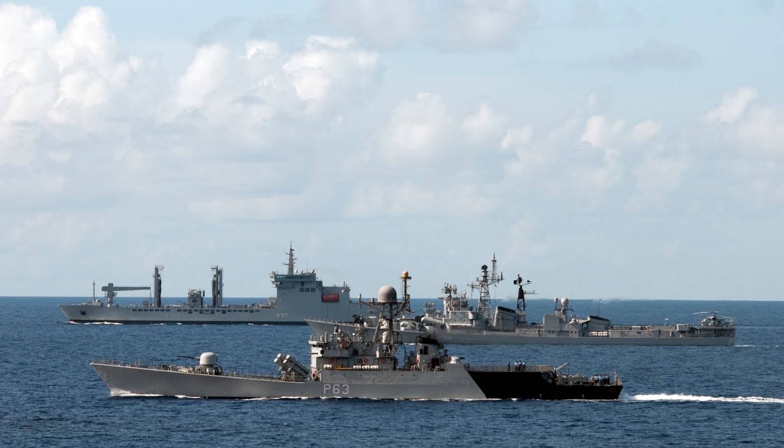 http://3.bp.blogspot.com/-aLt2tm9R4X0/T4onLTGQCDI/AAAAAAAAKvE/qjBj5-KtmTM/s1600/indigenously+built+guided+missile+frigate+INS+Satpura,+guided+missile+destroyers+INS+Ranvijay+and+INS+Ranvir+and+fleet+tanker+INS+Shakti.++aircraft+carrier+USS+Carl+Vinson+Indo-US+military+exercise+%27Malabar%27+2012+(1).jpg