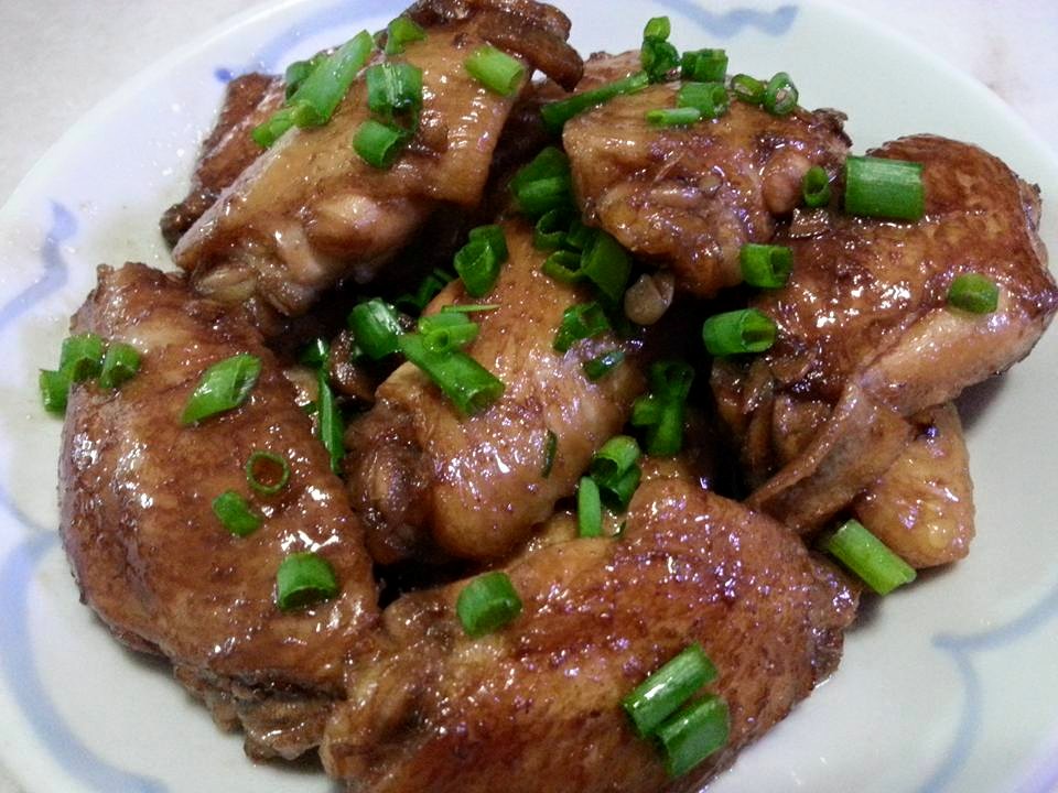 Braised soy sauce chicken wings by Tay Ai Whey