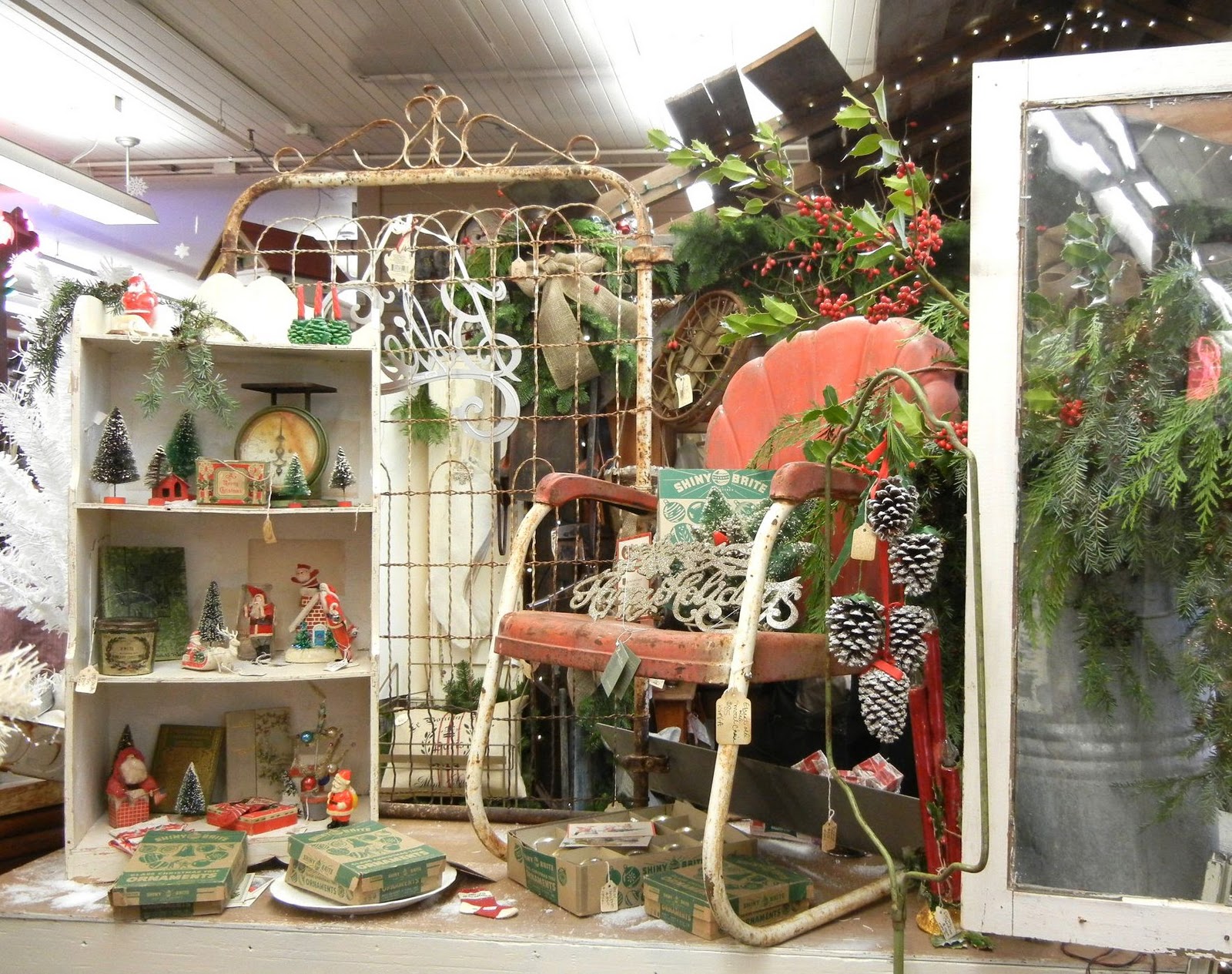 Into Vintage Vintage Christmas with a Pinch of Kitsch and Glitter