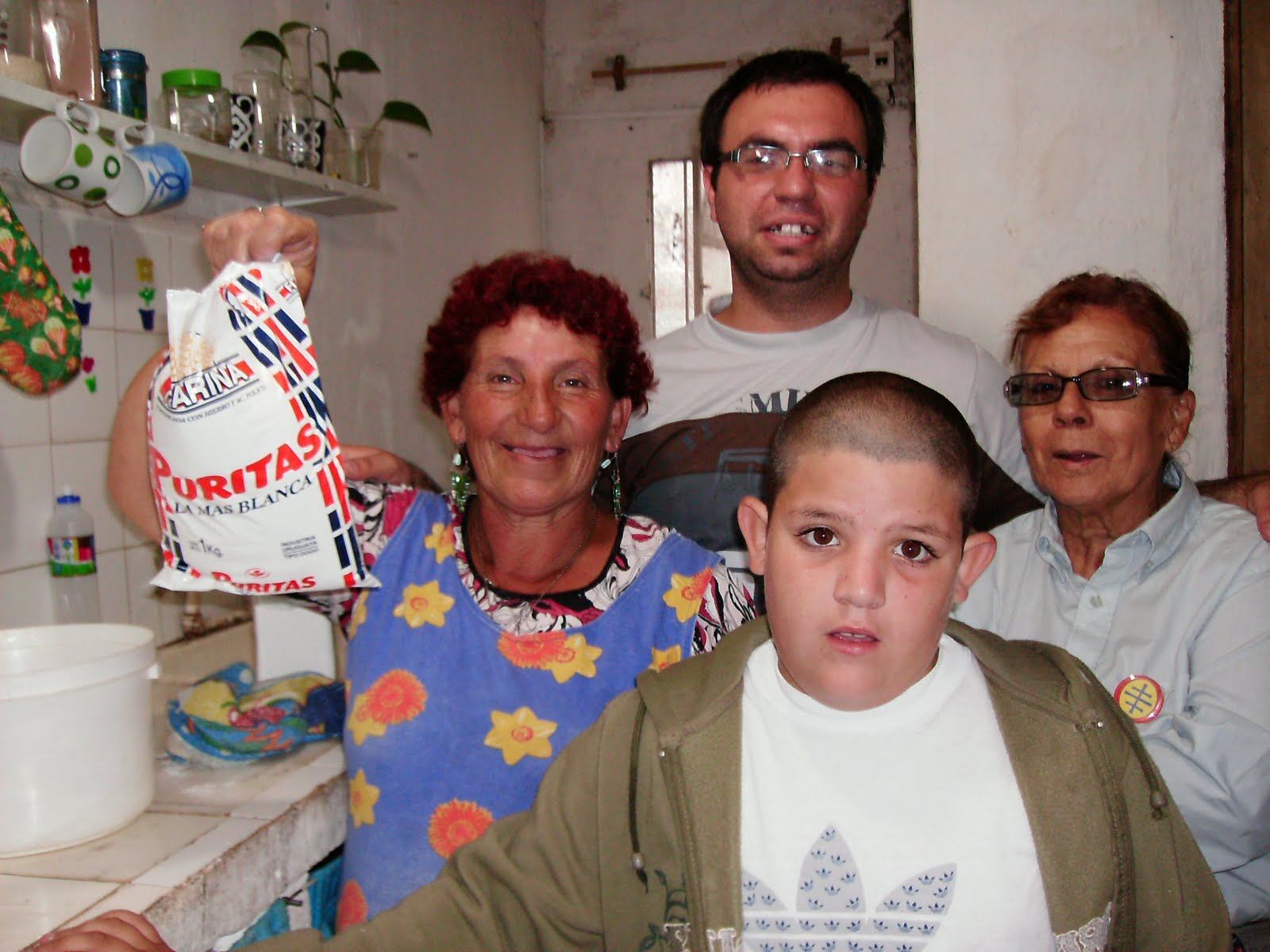 CASA DEL ABRAZO INTERNACIONAL: NOS VISITÓ EL PROGRAMA DE TV " HOLA VECINOS"