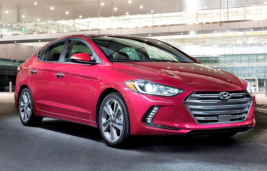 drivingandlife HYUNDAI ELANTRA FOR 2017 A CAR DRIVING TOWARDS GLOBAL