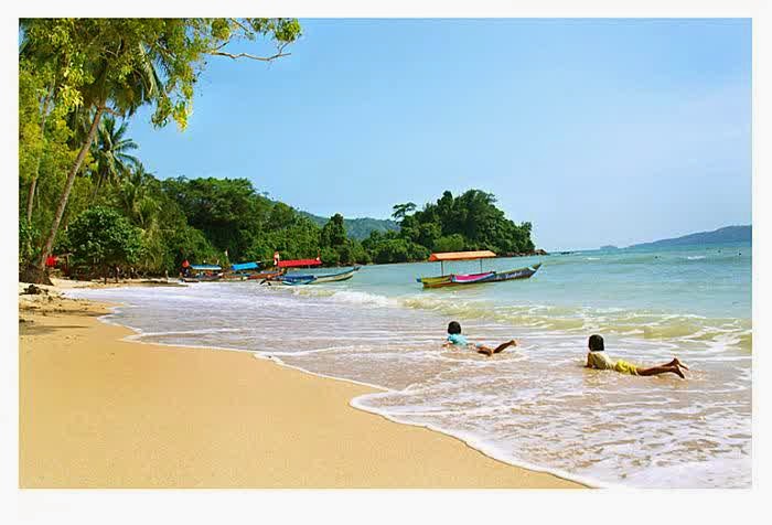 Tempat Wisata Alam Pantai Pasir Putih Trenggalek Yang