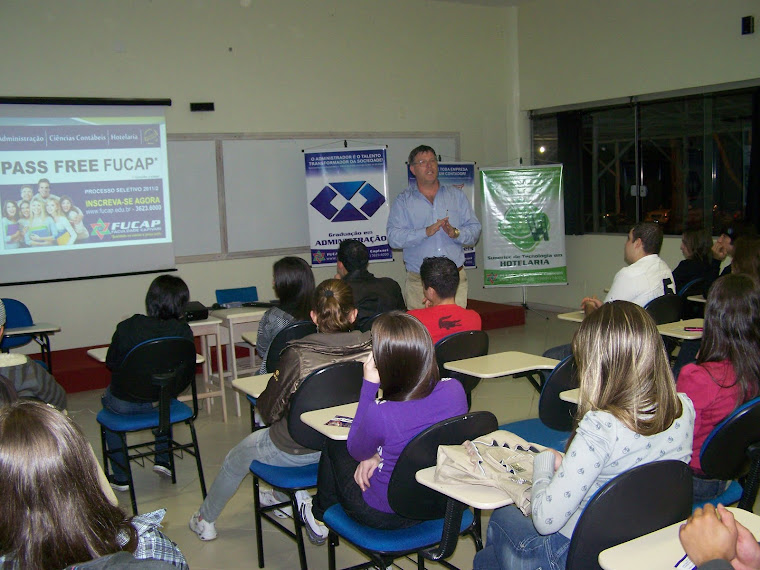 VISITA À UNIVERSIDADE FUCAP