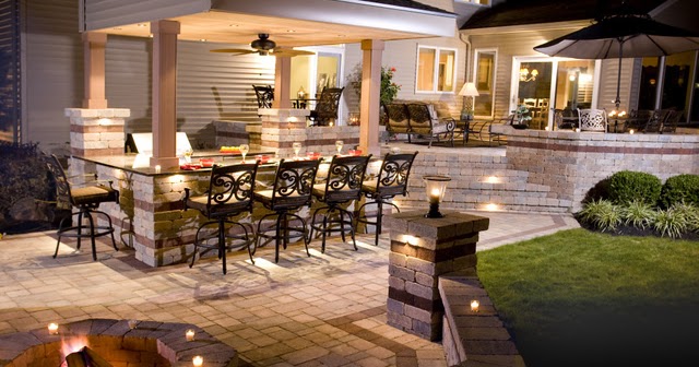 Patio Grande con Cocina Exterior - Patios y Jardines