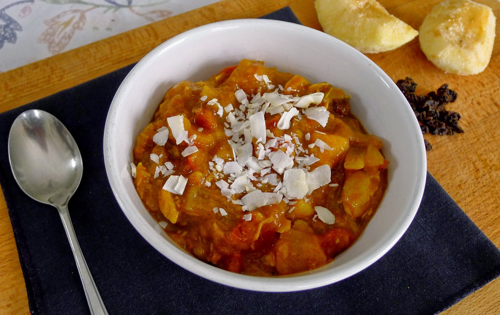 Less Noise, More Green Chicken and Fruit Curry