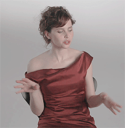 Фелисити Джонс gif 4