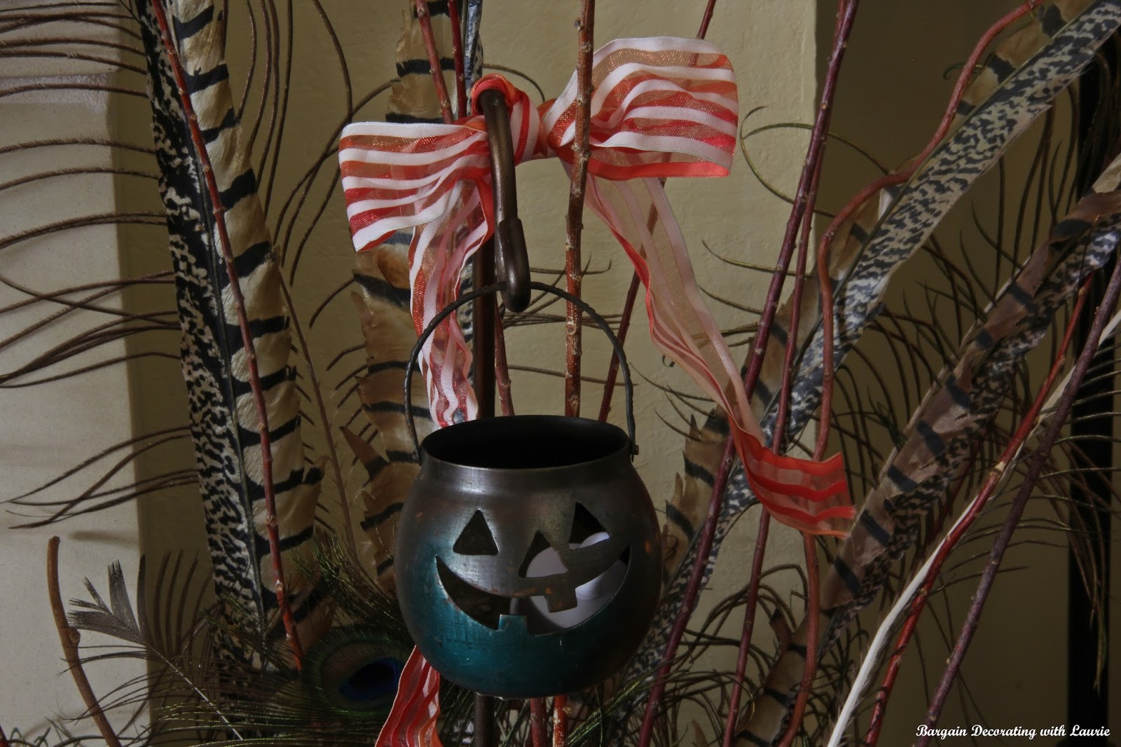 BARGAIN DECORATING WITH LAURIE ADDING THE HALLOWEEN TO FALL