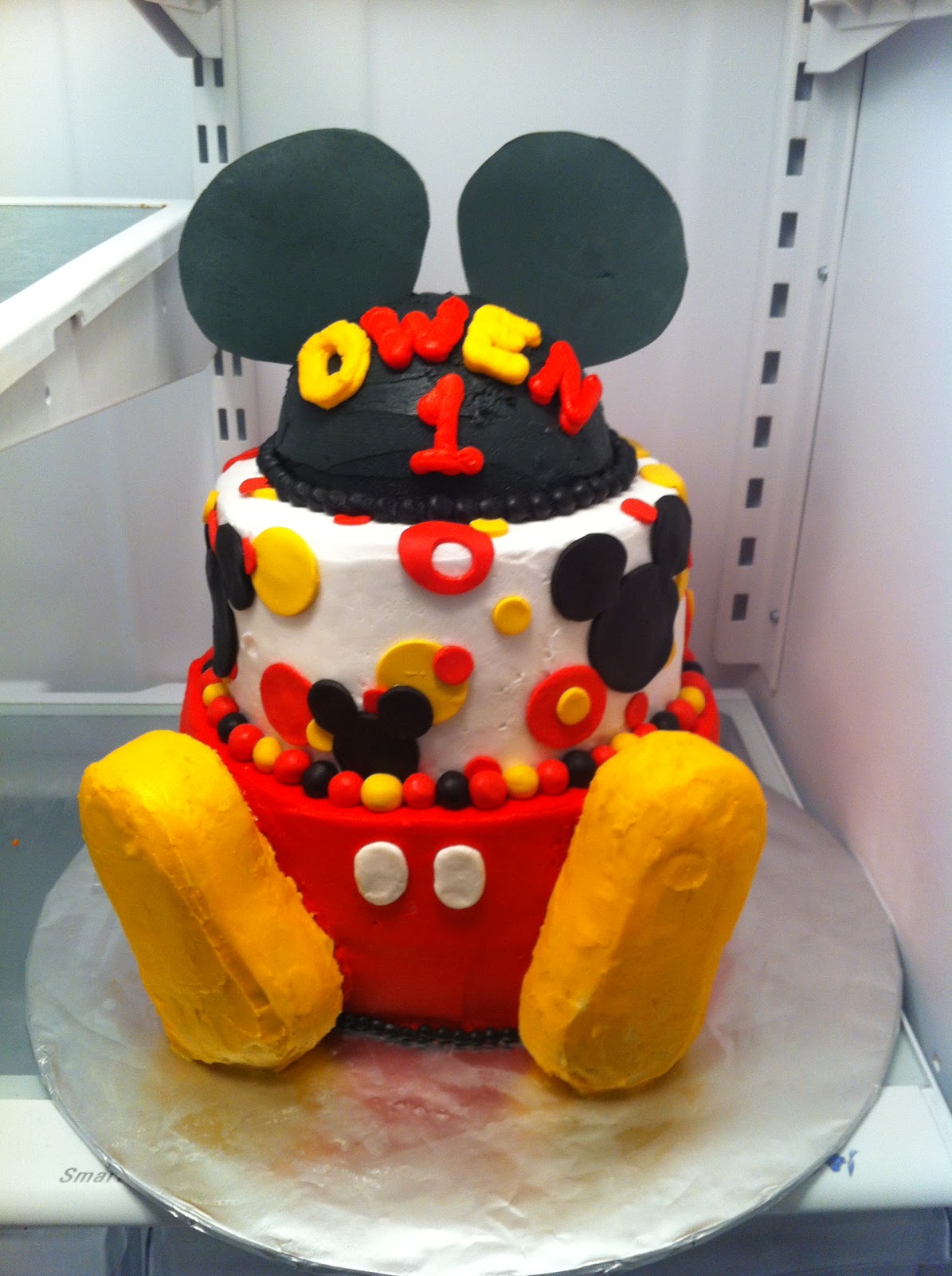 Sarah Jones Cakes!: Micky Mouse Cake and Minnie Mouse Cake