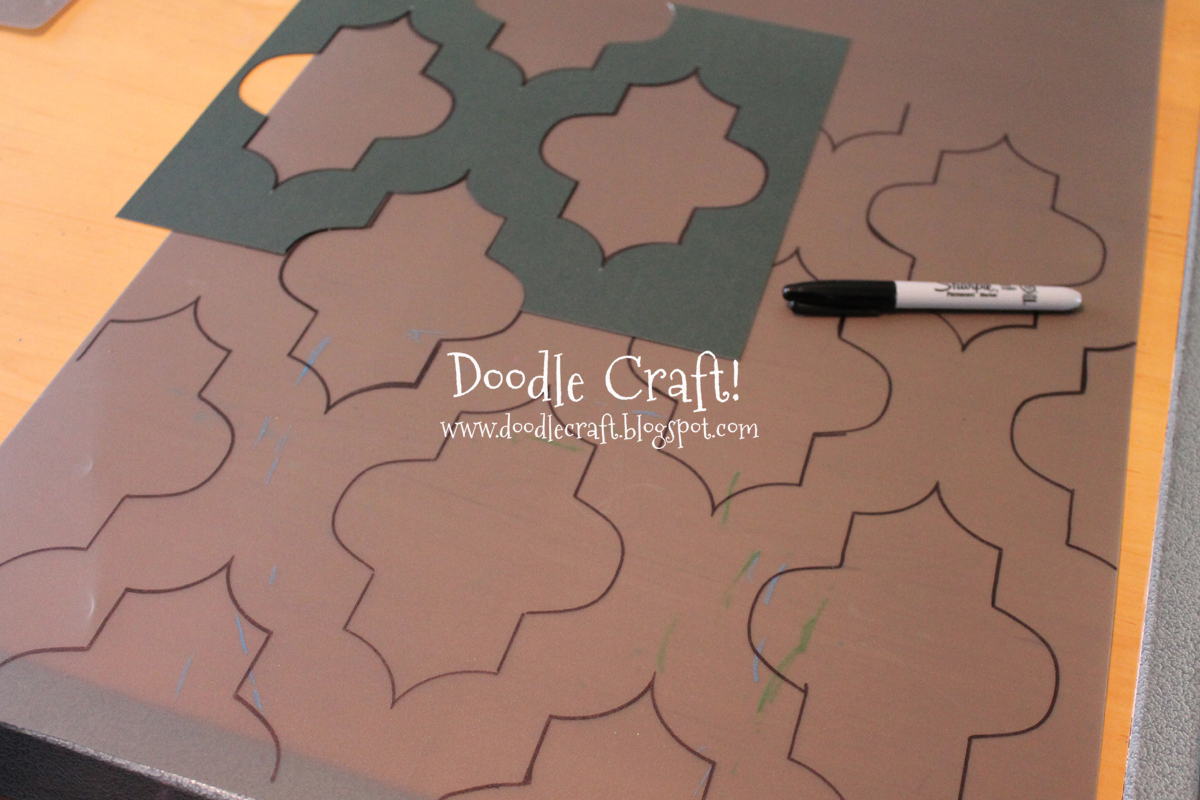Doodlecraft Stencil a Round Kitchen Table tutorial!