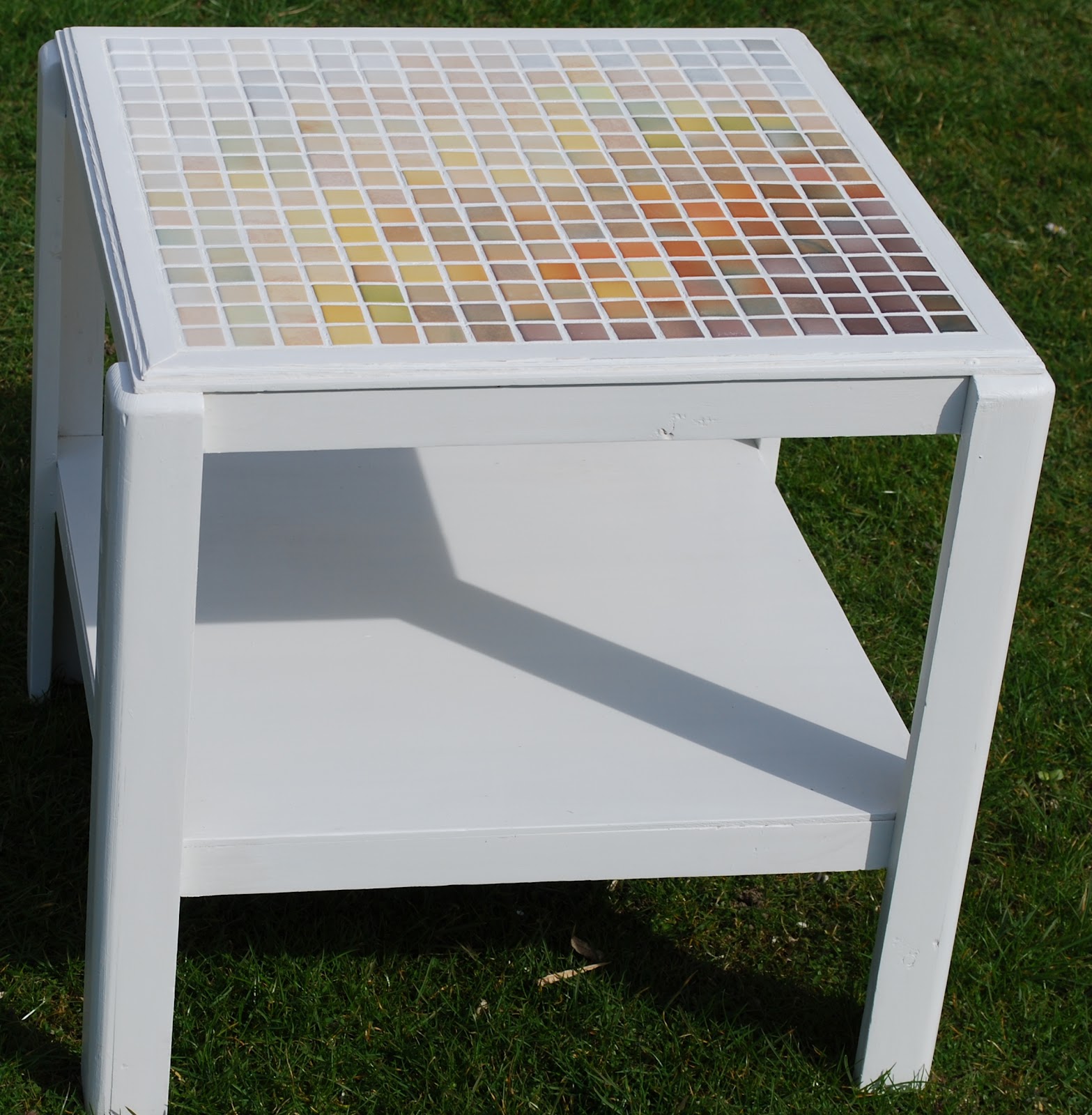 mosaic table do it yourself Mosaic table, Step stool, Decor
