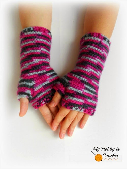 Bella Bricks Crochet Wristers/Fingerless Mitts - Knit Look (FREE)