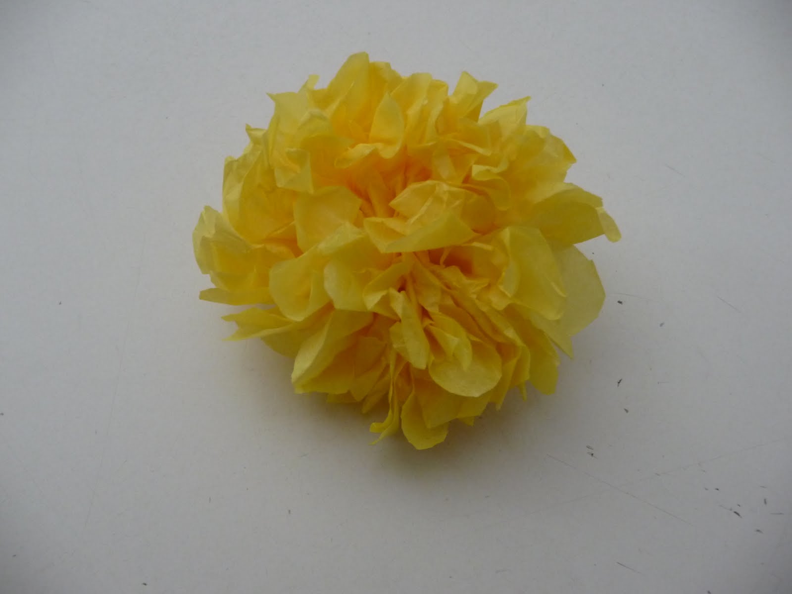 Two Yellow Birds Decor Tissue Paper Flower Tutorial