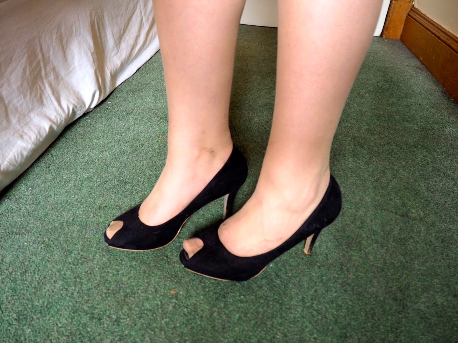 Black Velvet outfit shoe details | black peep toe high heels