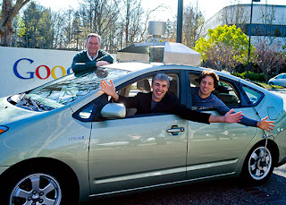 Транспортные средства Google с автономным управлением в первый раз пустили на дороги общего пользования. 1-ая лицензия подобного рода была выдана организации Департаментом средств для передвижения североамериканского штата Невада, информирует Las Vegas Sun.