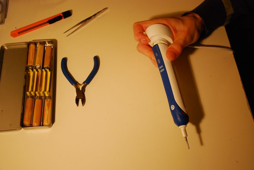 Reparaturblog Akku wechseln bei einer Braun ORALB Professional Care Zahnbürste
