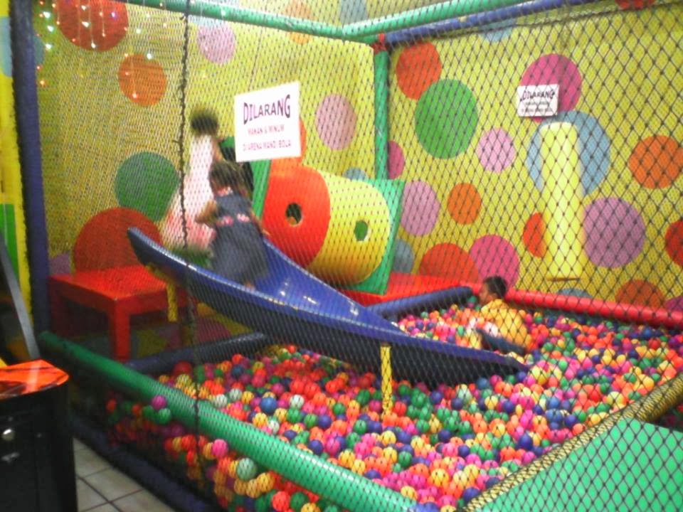 Pembuatan Arena Mandi Bola Besar Jual Arena Mandi Bola Produsen Suplier Permainan Playground Mainan Outdoor Murah