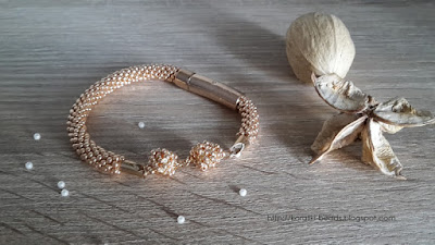 Crochet beading bracelet - coral and cubic raw Toho