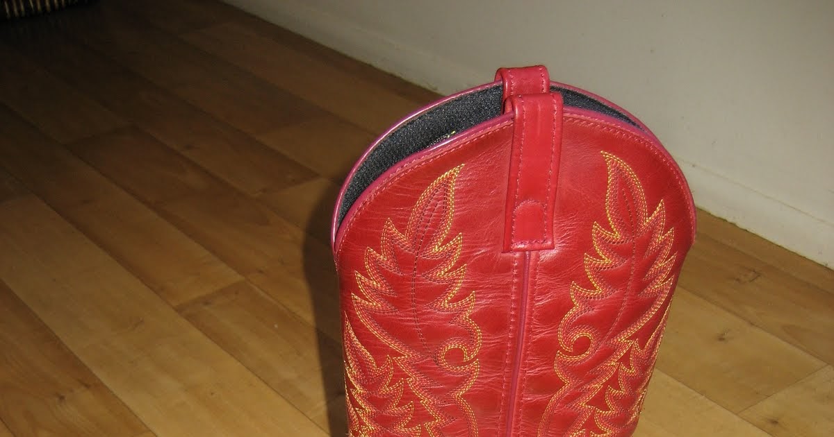 THE SIMPLE THINGS Making things with old horseshoes