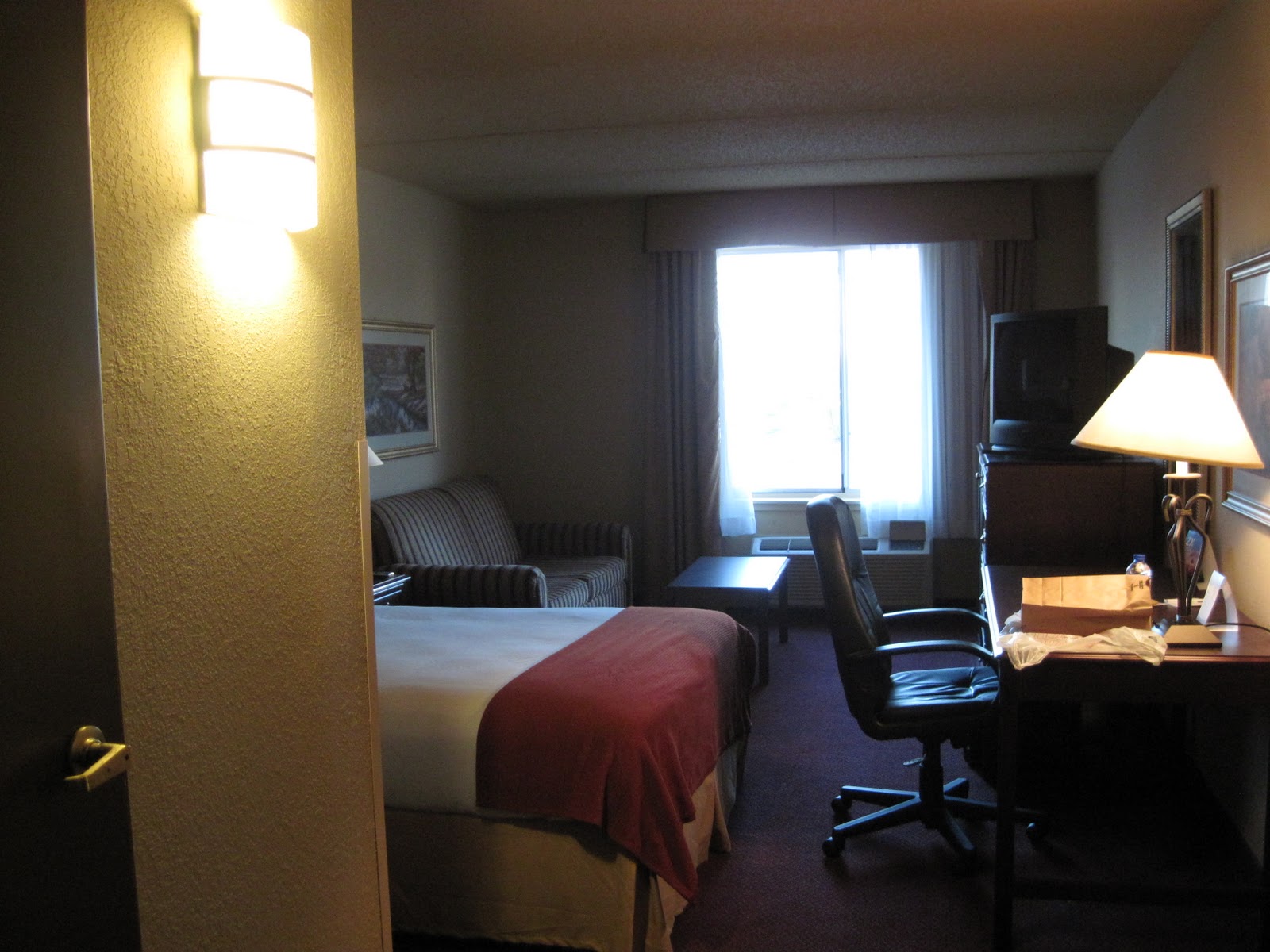 Travel Reviews & Information Newton, Iowa / Holiday Inn Express