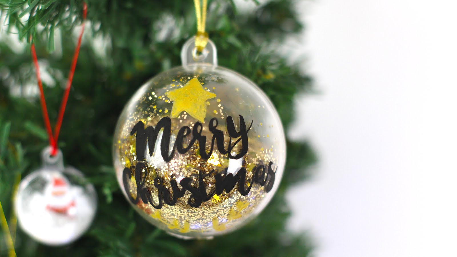 DIY 4 idées pour customiser les boules de Noël