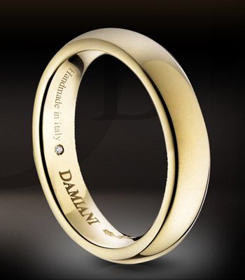 fede nuziale schiacciata