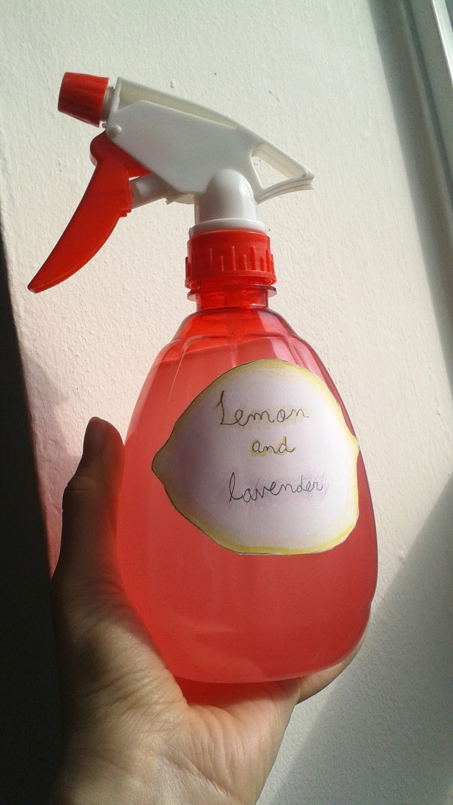 How to make lemon lavender air freshener - Greenify Me