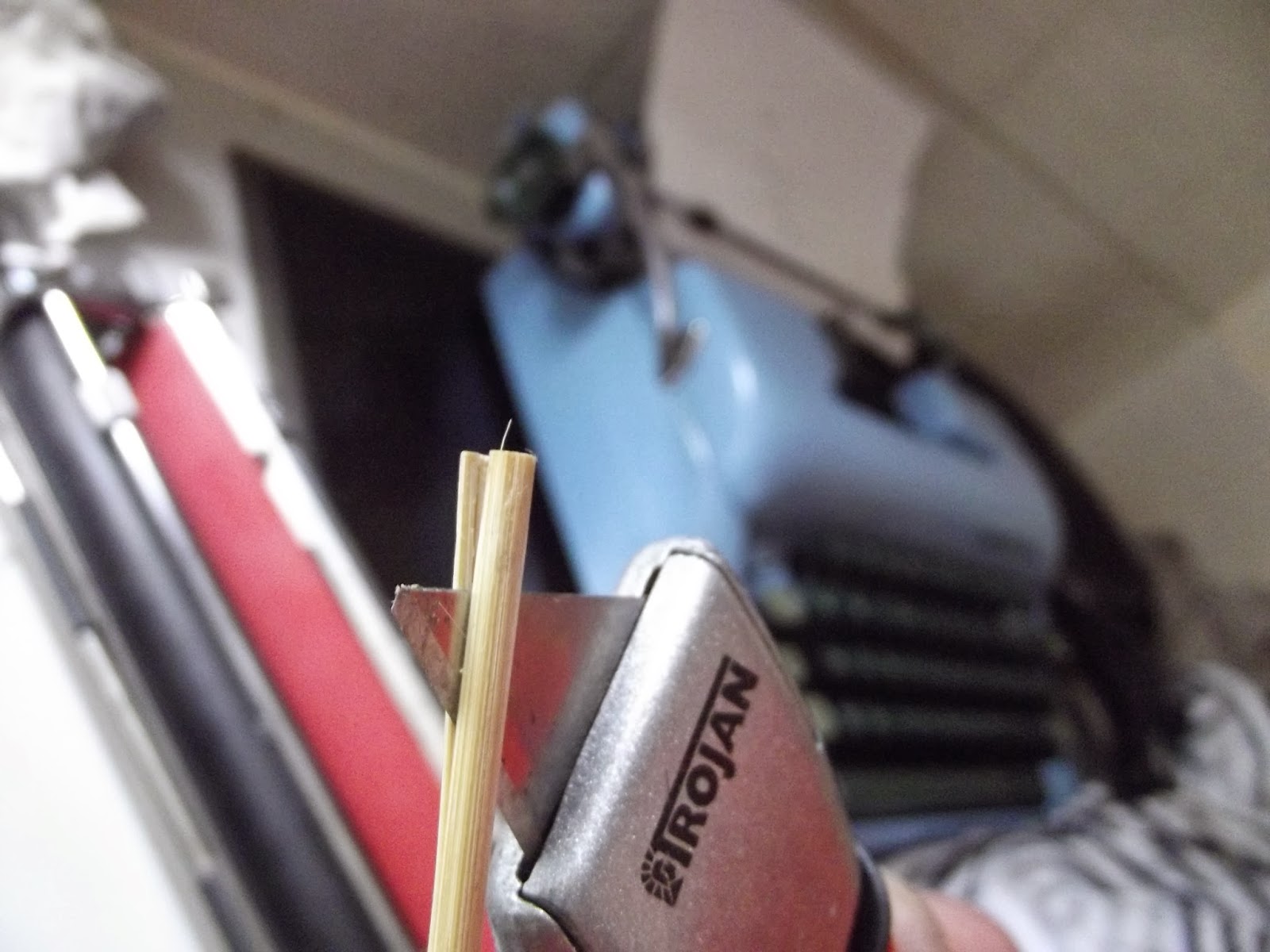 oz.Typewriter Reattaching the Drawband to the Mainspring on a Portable