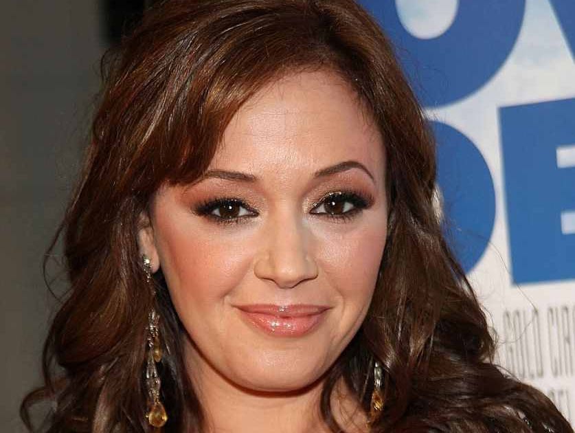 Celebrity HQ Wallpapers: Leah Remini Photo Album