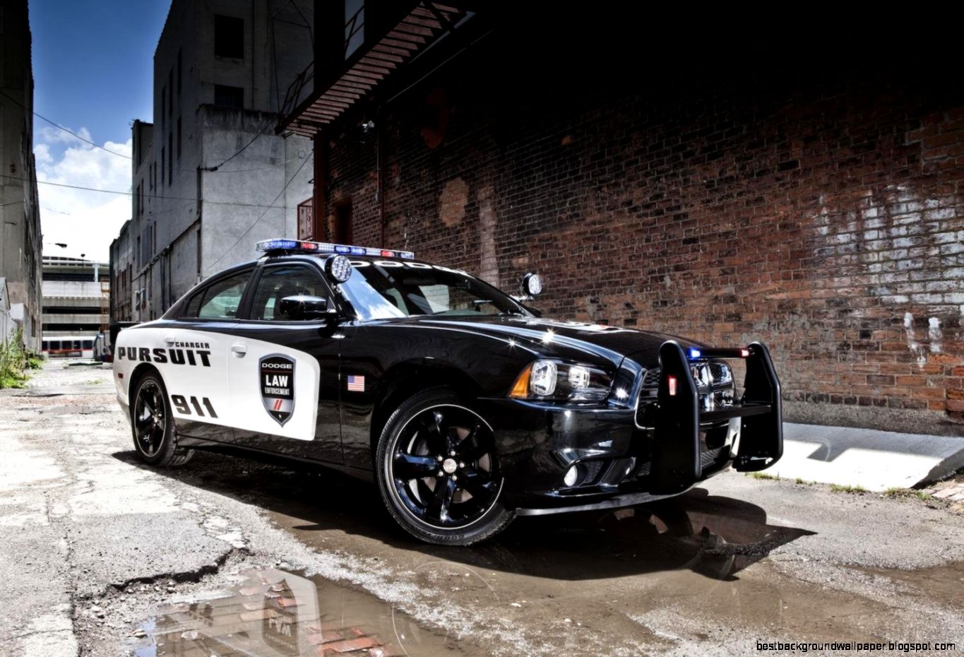 The Dodge Charge Pusuit is the fastest cop car in America The Dodge Charge Pusuit is the fastest cop car in America