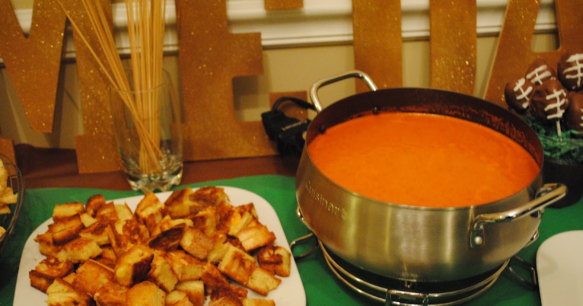 Jackie Fo Creamy Tomato Soup Fondue with Grilled Cheese Bites!