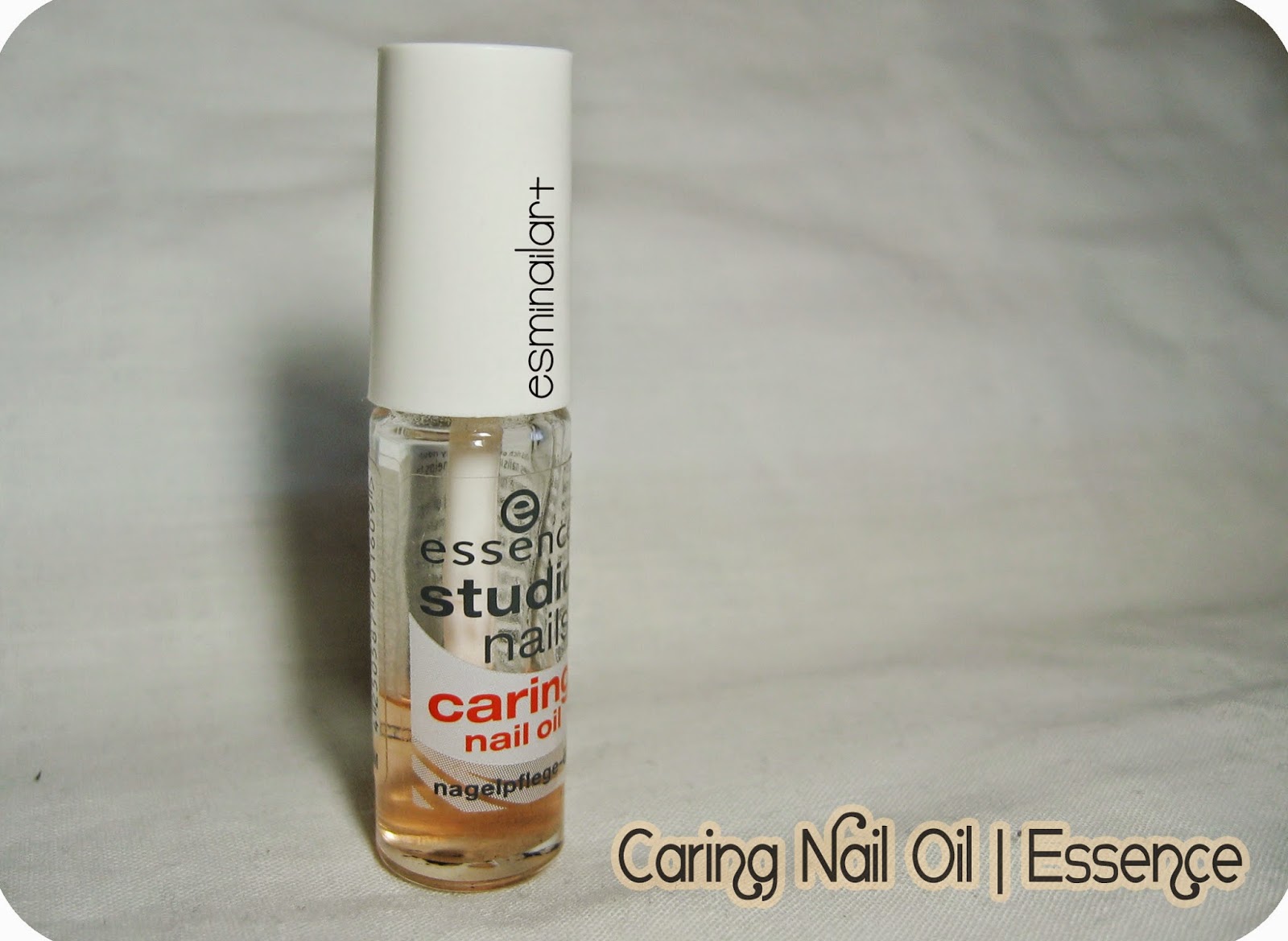 Mi nail art! Caring nail oil de Essence Review