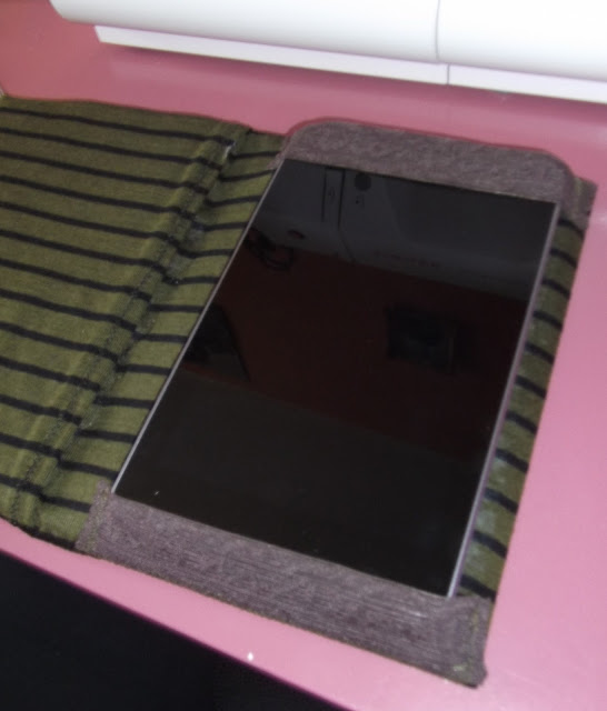 Bazooka Crafts The making of a tablet cover