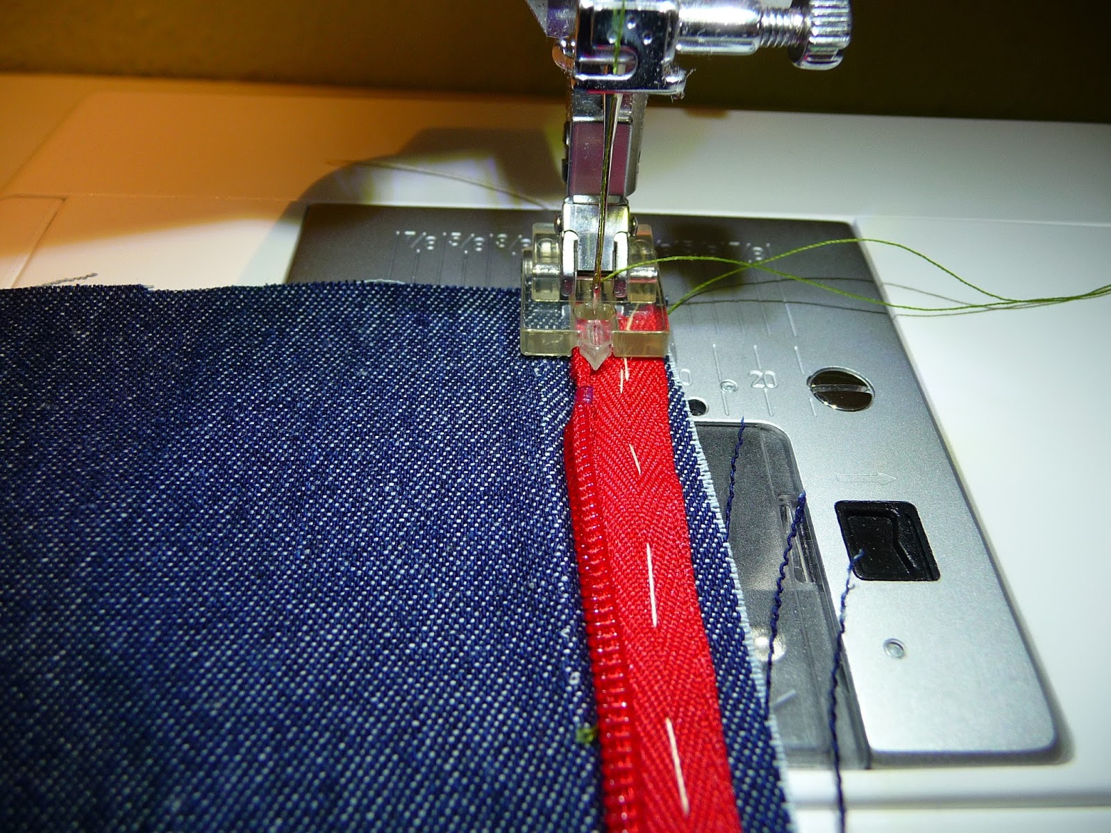 Inserting an invisible zipper a new method Stitched Up by Samantha