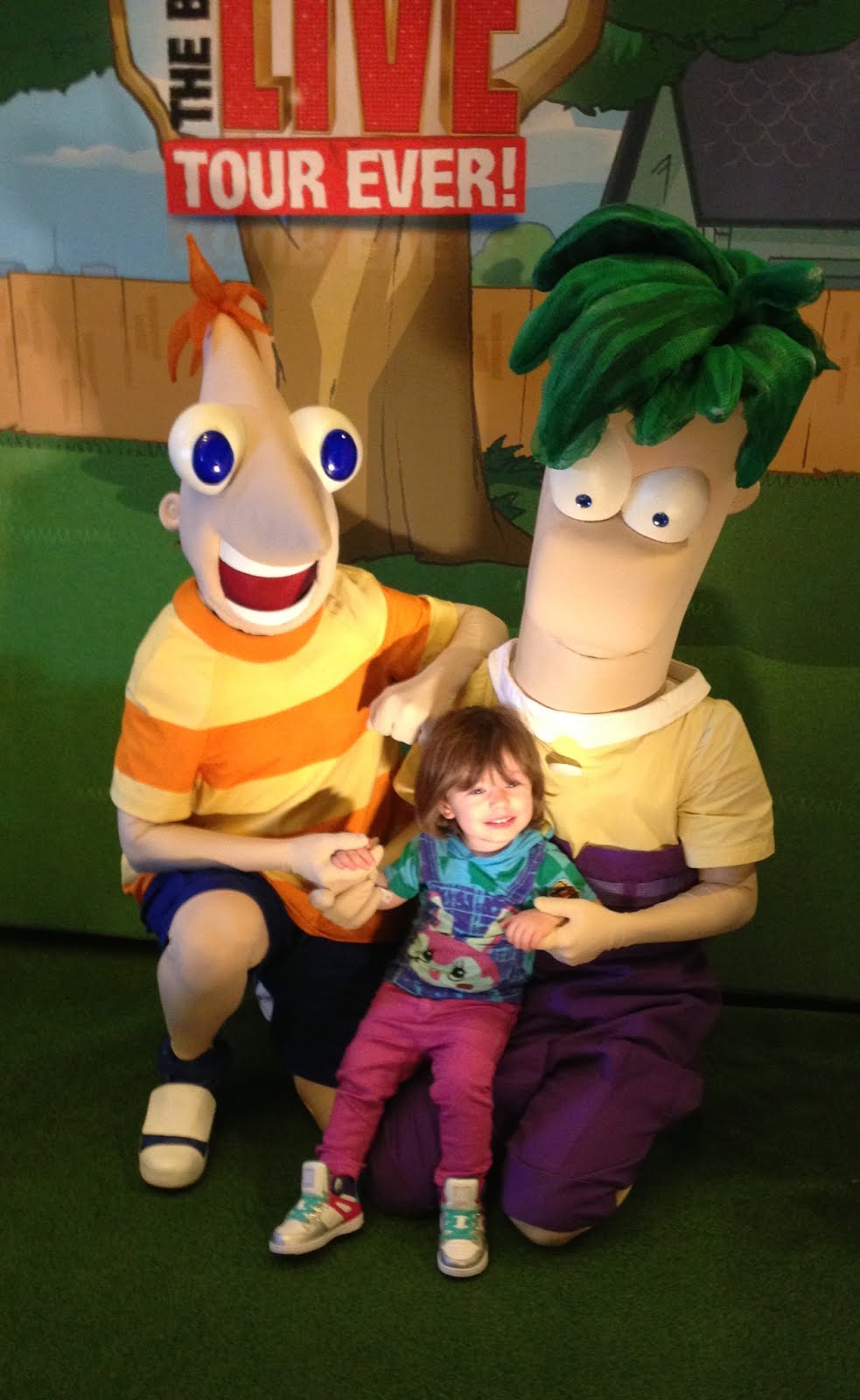 Simone Fashion Blog Disney's "Phineas and Ferb The Best Live Tour Ever"
