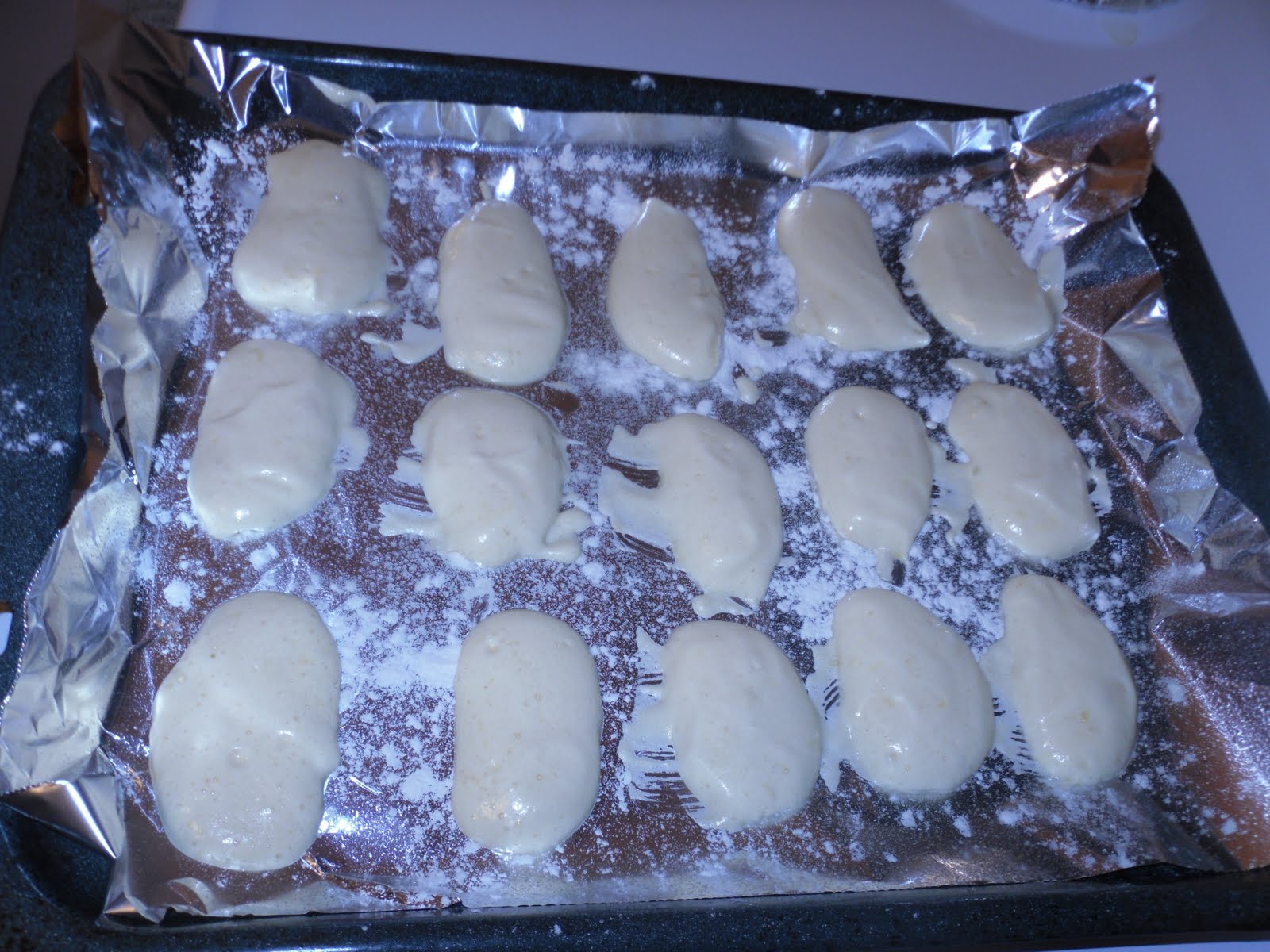 LADY FINGERS (sponge cake)