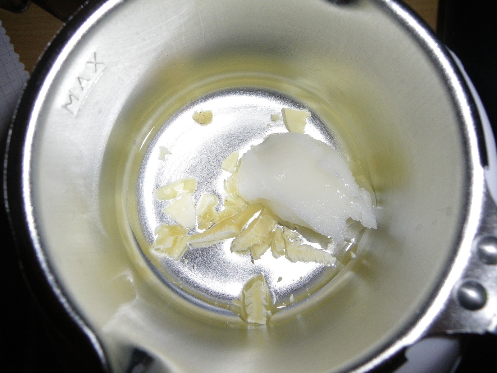 Homemade winter facial cream recipe with beeswax and lecithin as