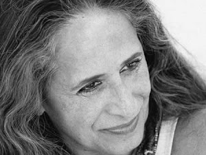 Hoje a gente nem se fala... mas a festa continua!!! Maria Bethânia canta Quem te viu, quem te vê, de Chico Buarque