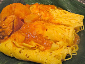 roti jala,chicken curry,Malaysian food, bread,crepe,Indian,Malay