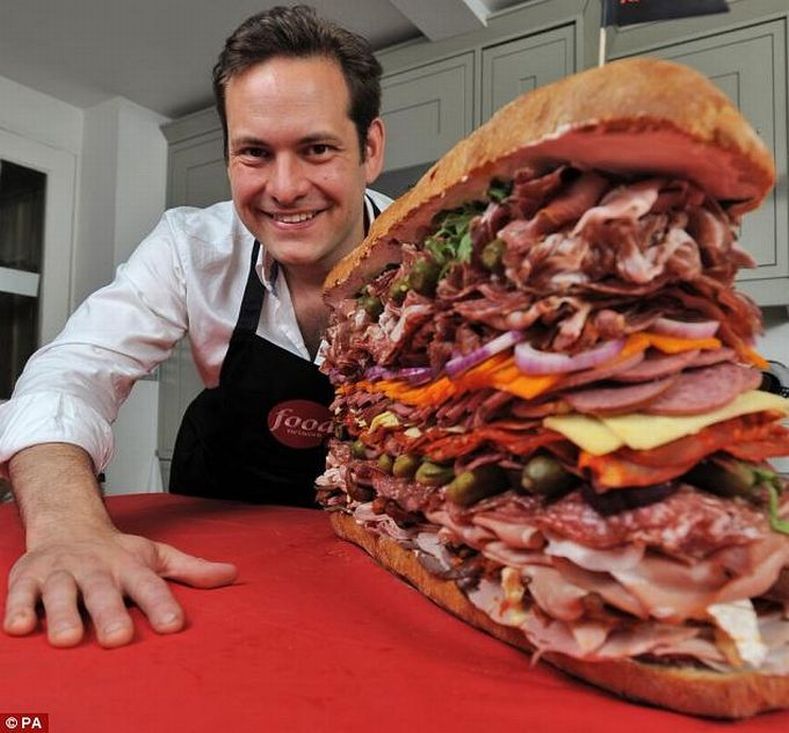 Humor Machine The World's Largest Sandwich