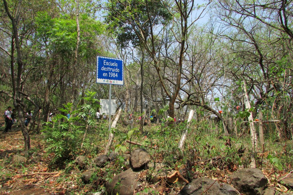 VISITA ALA COMUNIDAD LA MORA EN EL CERRO DE GUAZAPA CERRO DE GUAZAPA