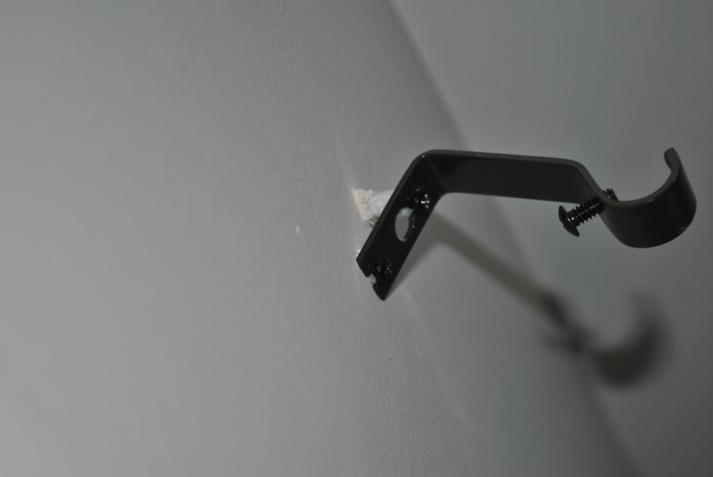 Adventures In Diy Fix Curtain Rod Fix Shelf And Some Planting