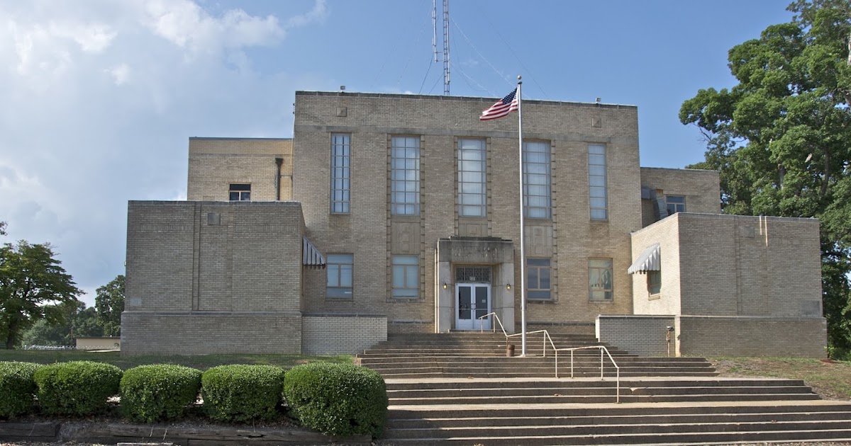 Suzassippi's Lottabusha County Chronicles Lafayette County Courthouse
